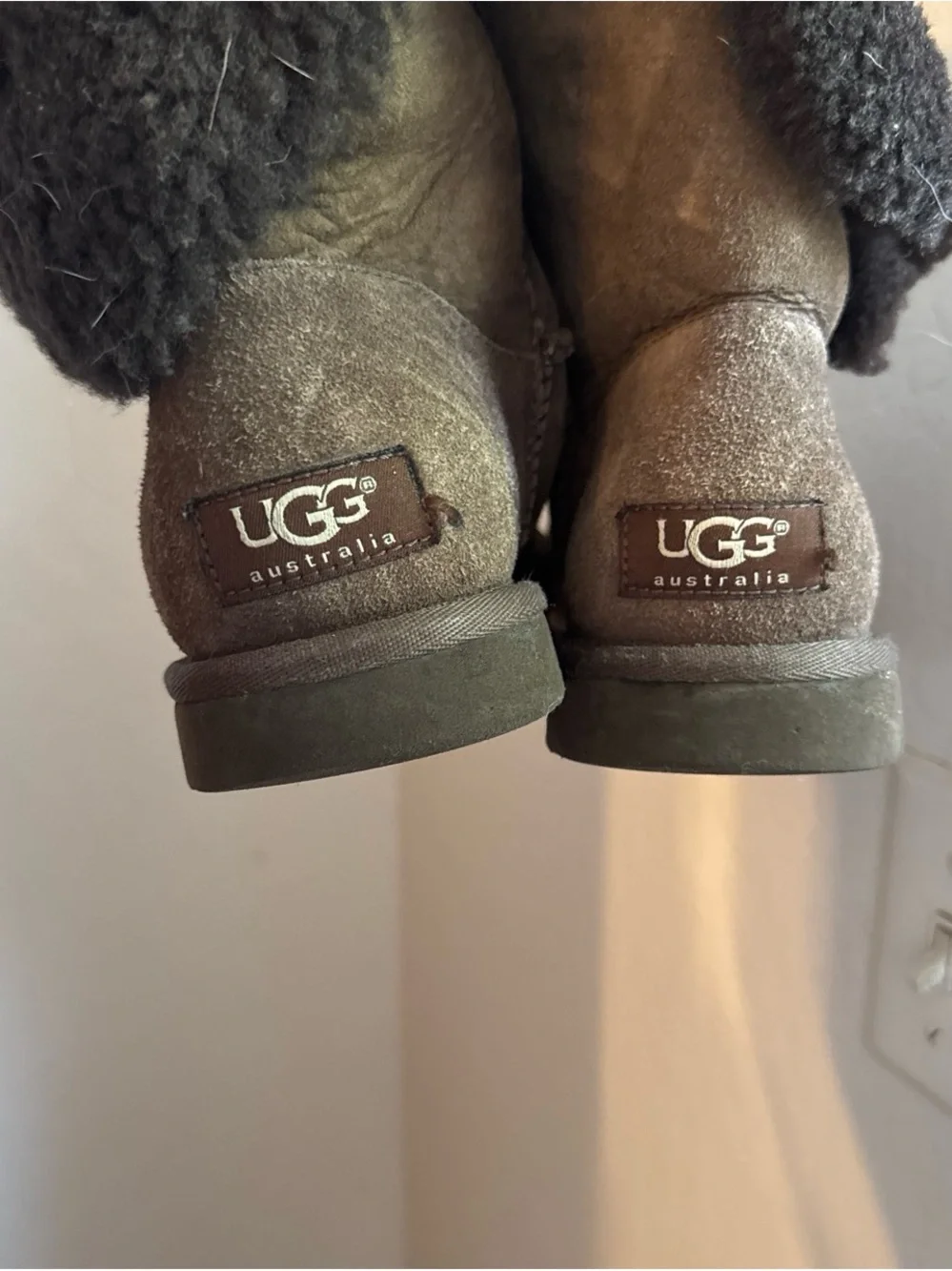 Ugg Bailey Button Brown